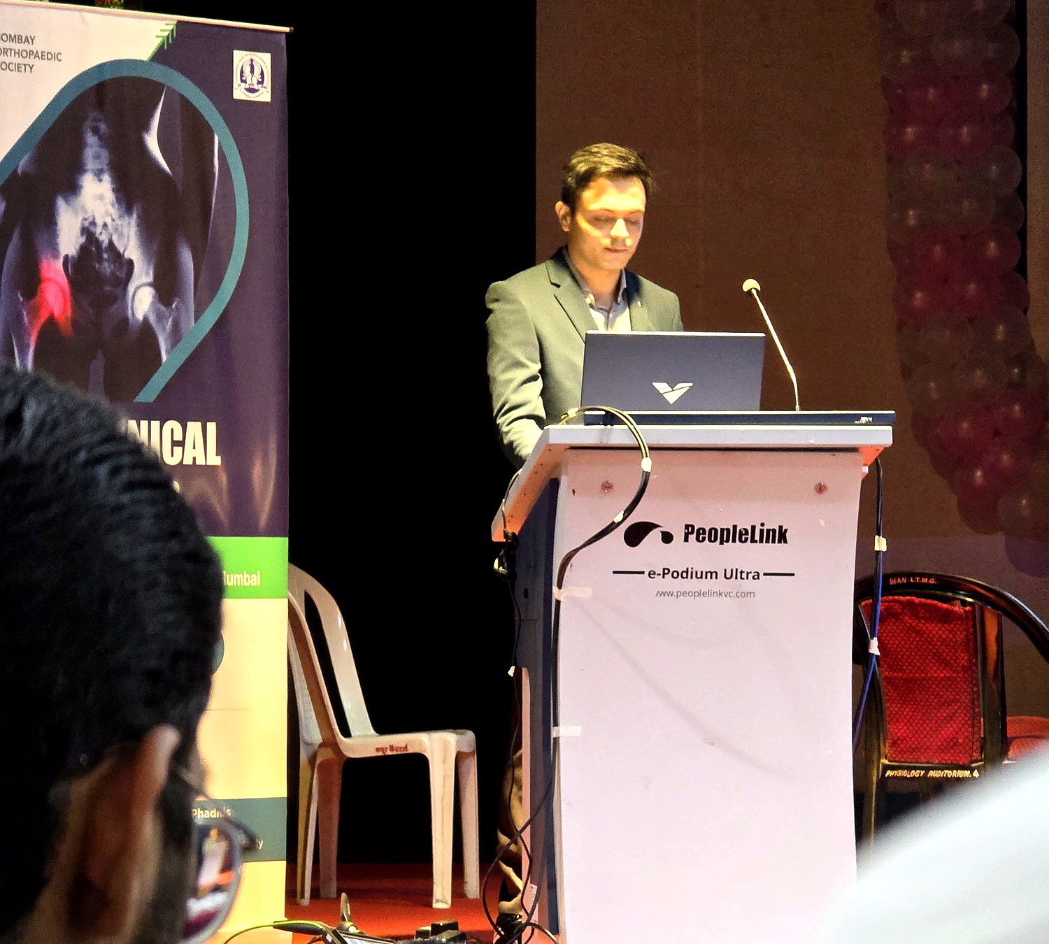Dr. Avinash A. Kachare presenting research at a Bombay Orthopaedic Society meeting at LTMMC and Sion Hospital