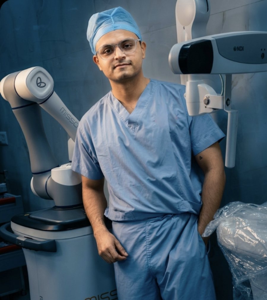 Dr. Avinash Kachare with the MISSO robotic joint replacement system at Wockhardt Hospital, Mira Road